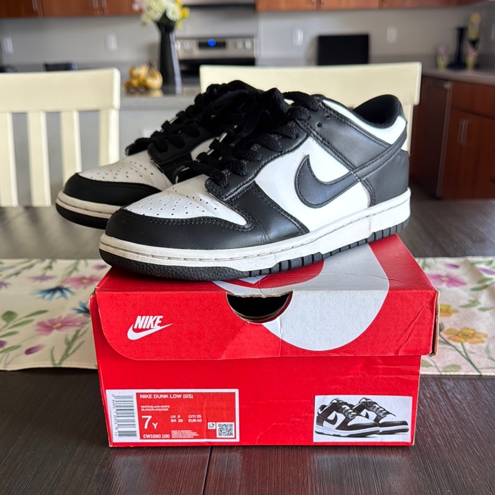 Nike Panda Dunk Low
